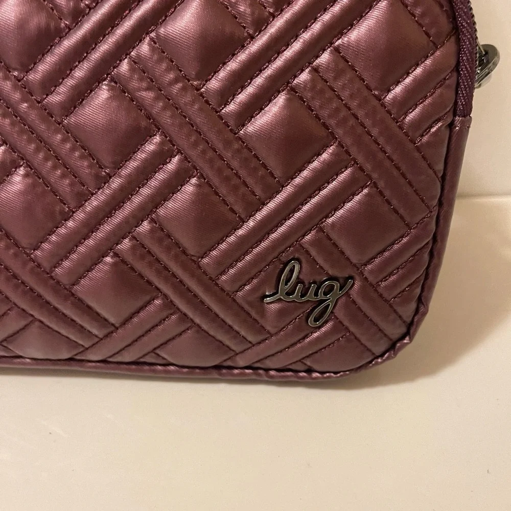Lug Quilted RFID Convertible
Crossbody. Coupe 2. New Can attached to your belt - Picture 3 of 16